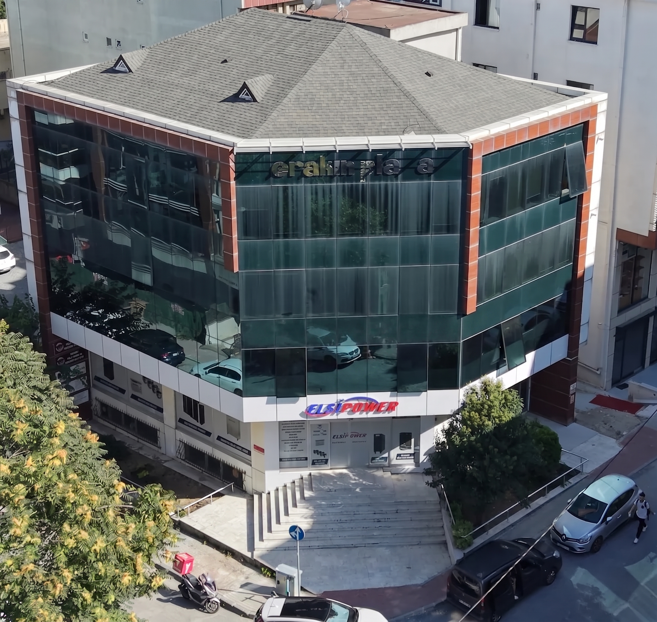TR: ELSIPOWER, UPS sistemleri, voltaj regülatörleri ve akü çözümleri ile işletmelere güvenilir ve kesintisiz enerji sağlayan güç sistemleri markasıdır.